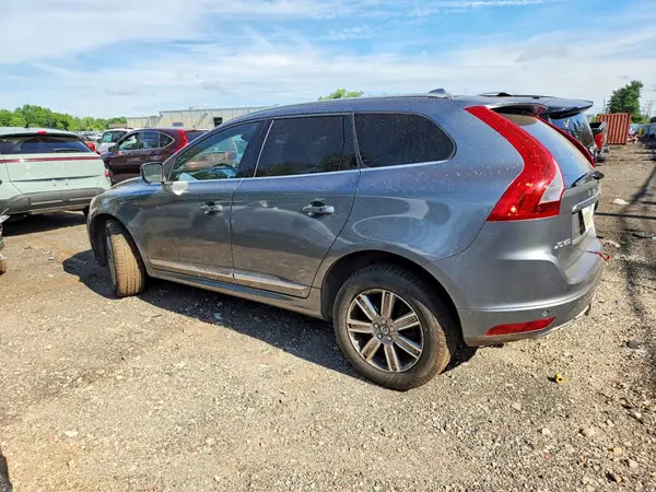 YV440MRU2H2082289 2017 VOLVO XC60 - Image 2