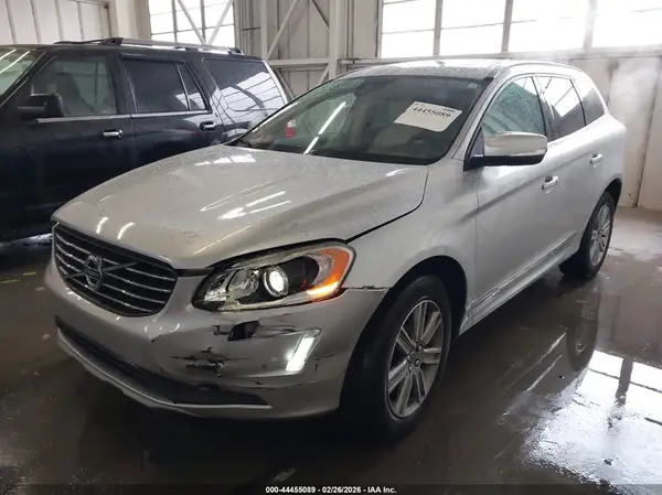 YV440MRU2H2122564 2017 VOLVO XC60 - Image 2