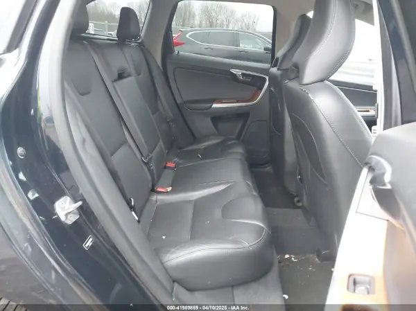 YV440MRU2H2157962 2017 VOLVO XC60 - Image 8