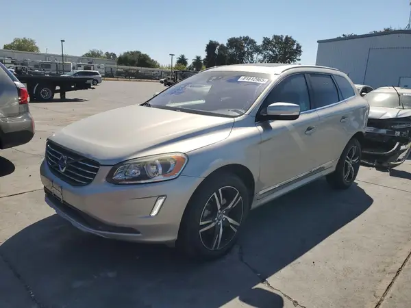 YV440MRU3H2001915 2017 VOLVO XC60 - Image 1