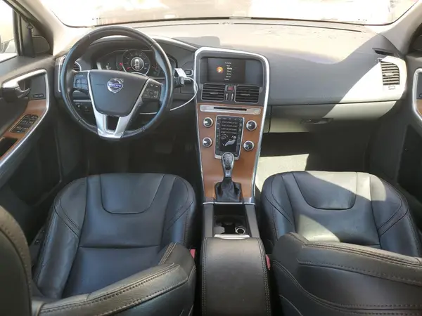 YV440MRU3H2001915 2017 VOLVO XC60 - Image 8