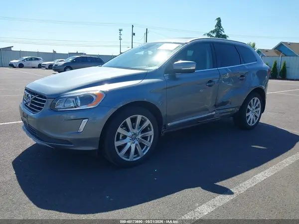 YV440MRU3H2018665 2017 VOLVO XC60 - Image 2