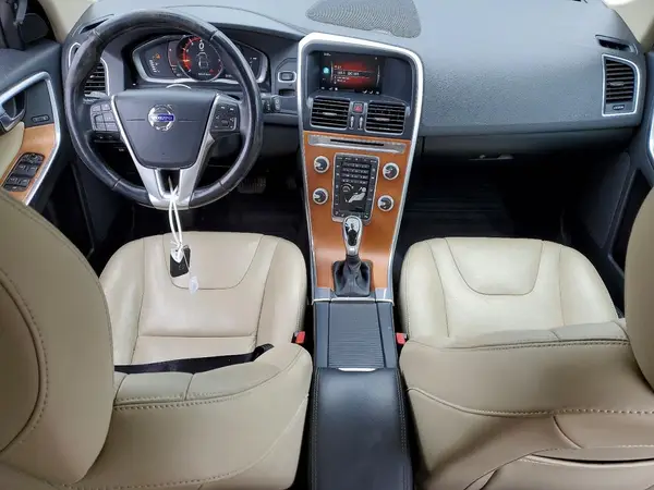 YV440MRU3H2034008 2017 VOLVO XC60 - Image 8