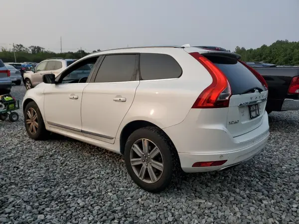 YV440MRU3H2092118 2017 VOLVO XC60 - Image 2