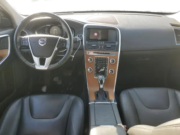 YV440MRU3H2138465 2017 VOLVO XC60 - Image 8