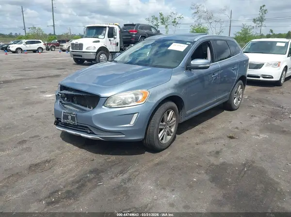 YV440MRU3H2157744 2017 VOLVO XC60 - Image 2