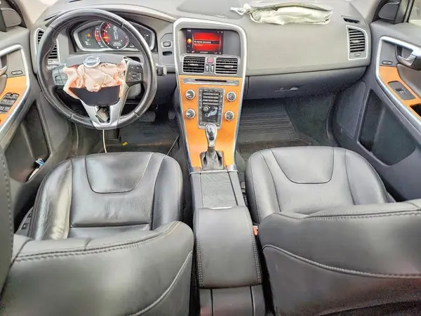 YV440MRU3H2212466 2017 VOLVO XC60 - Image 8
