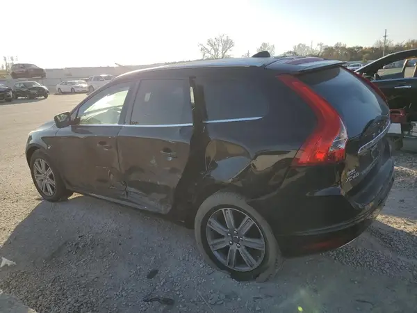 YV440MRU4H2000062 2017 VOLVO XC60 - Image 2