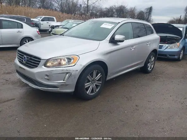 YV440MRU4H2001406 2017 VOLVO XC60 - Image 2