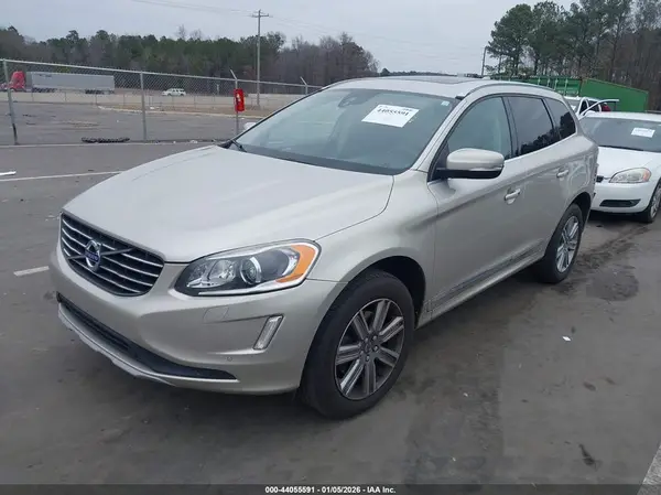 YV440MRU4H2037970 2017 VOLVO XC60 - Image 2