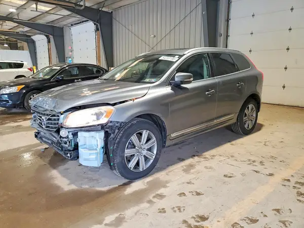 YV440MRU4H2053800 2017 VOLVO XC60 - Image 1