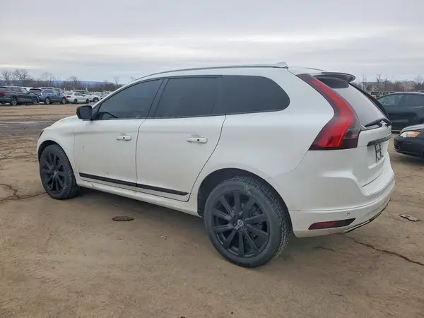 YV440MRU4H2102655 2017 VOLVO XC60 - Image 2