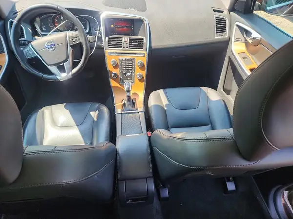 YV440MRU4H2157848 2017 VOLVO XC60 - Image 8