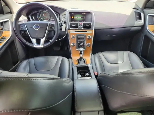 YV440MRU4H2185052 2017 VOLVO XC60 - Image 8
