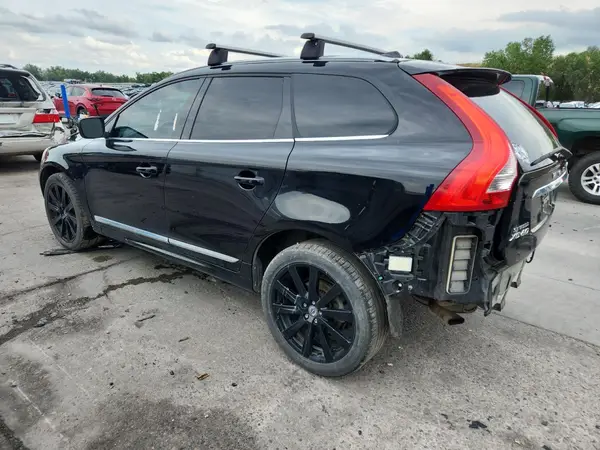 YV440MRU4H2215473 2017 VOLVO XC60 - Image 2