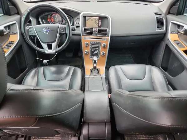 YV440MRU4H2215473 2017 VOLVO XC60 - Image 8