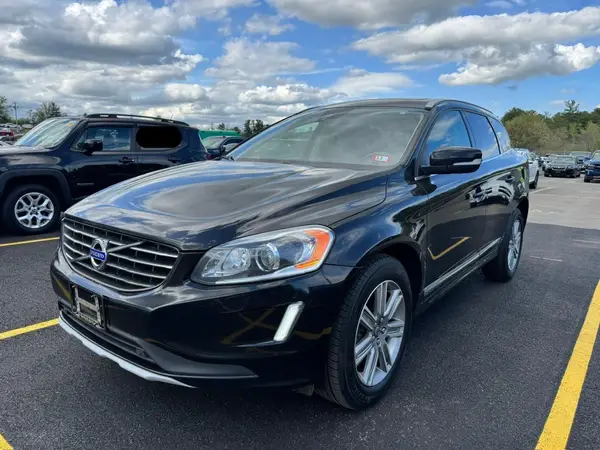 YV440MRU5H2028551 2017 VOLVO XC60 - Image 2