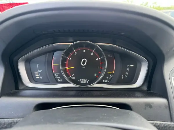 YV440MRU5H2028551 2017 VOLVO XC60 - Image 8