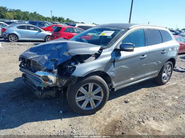 YV440MRU5H2039016 2017 VOLVO XC60 - Image 2