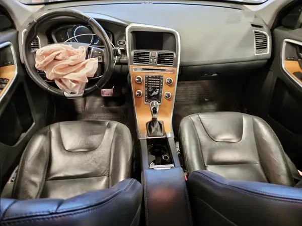 YV440MRU5H2079659 2017 VOLVO XC60 - Image 8