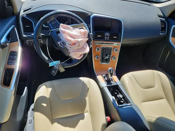 YV440MRU5H2091018 2017 VOLVO XC60 - Image 8
