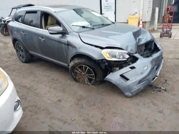 YV440MRU5H2103314 2017 VOLVO XC60 - Image 1