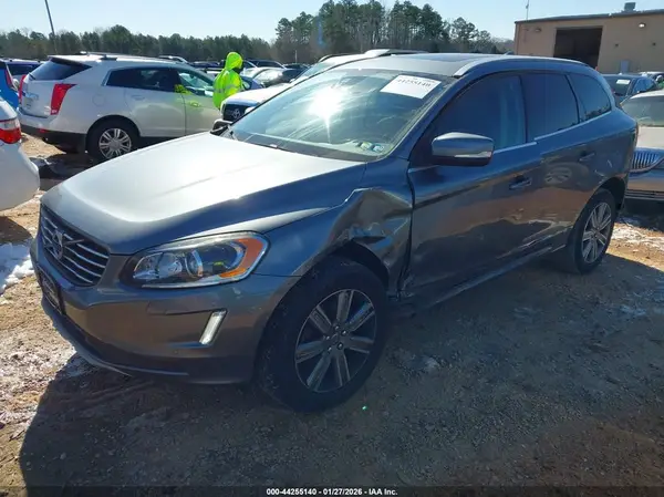 YV440MRU5H2133493 2017 VOLVO XC60 - Image 2
