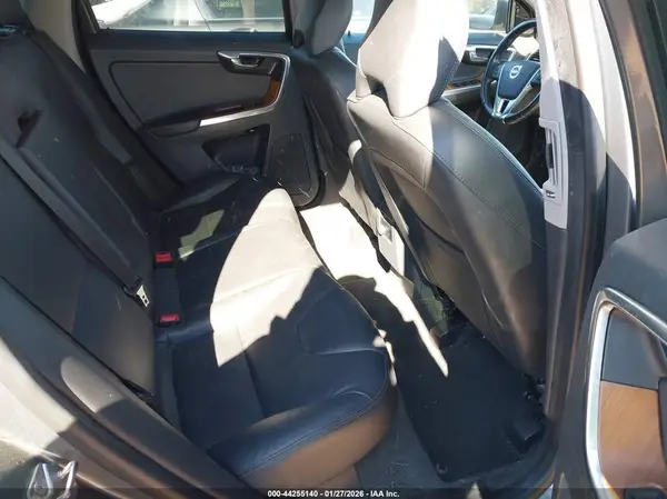 YV440MRU5H2133493 2017 VOLVO XC60 - Image 8