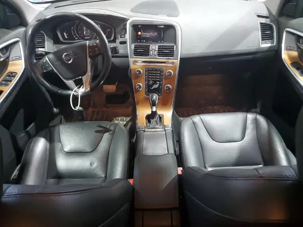 YV440MRU5H2154182 2017 VOLVO XC60 - Image 8