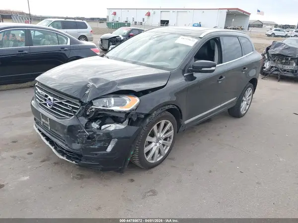 YV440MRU5H2217278 2017 VOLVO XC60 - Image 2