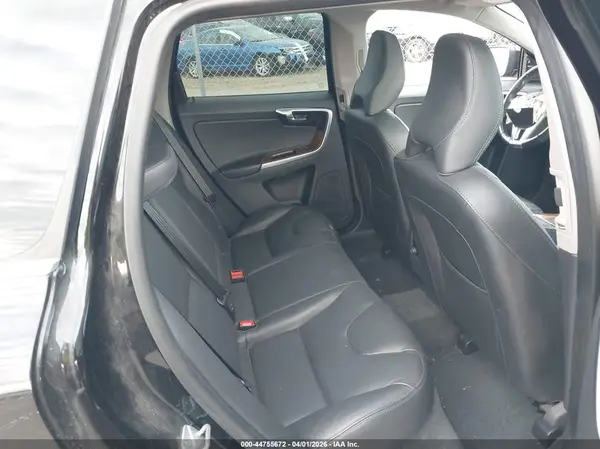 YV440MRU5H2217278 2017 VOLVO XC60 - Image 8