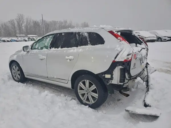 YV440MRU6H2001360 2017 VOLVO XC60 - Image 2