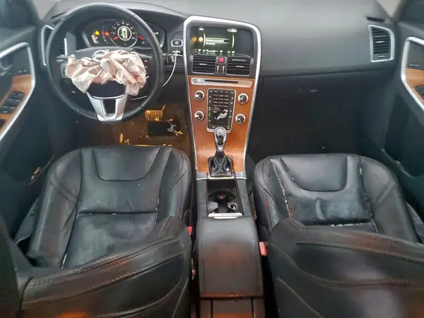 YV440MRU6H2001360 2017 VOLVO XC60 - Image 8