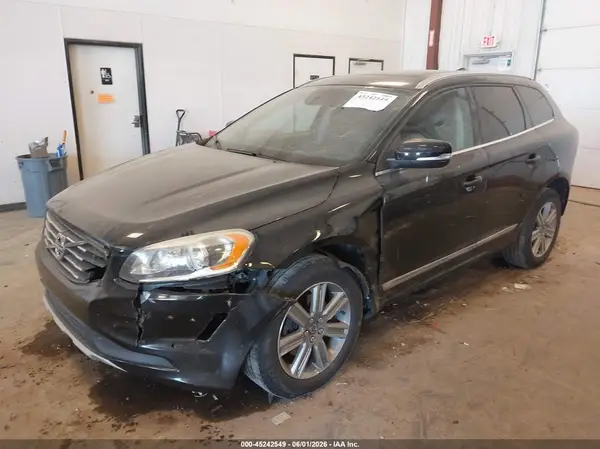 YV440MRU6H2080464 2017 VOLVO XC60 - Image 2