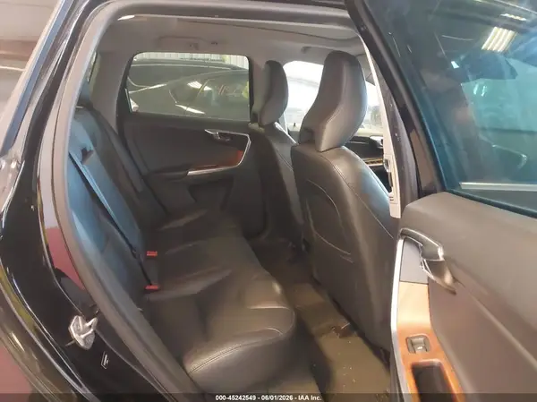 YV440MRU6H2080464 2017 VOLVO XC60 - Image 8