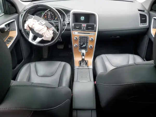 YV440MRU6H2098690 2017 VOLVO XC60 - Image 8