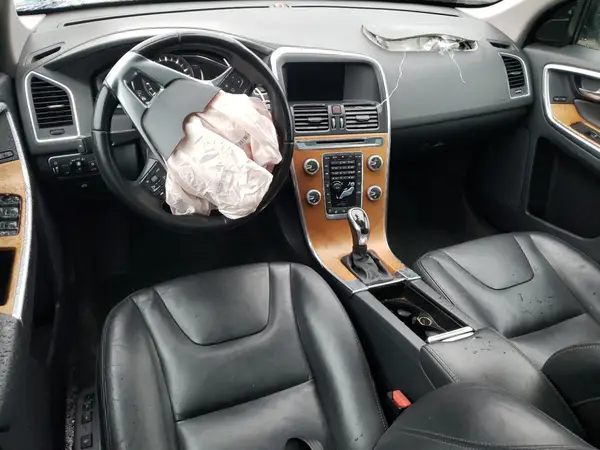 YV440MRU6H2132319 2017 VOLVO XC60 - Image 8