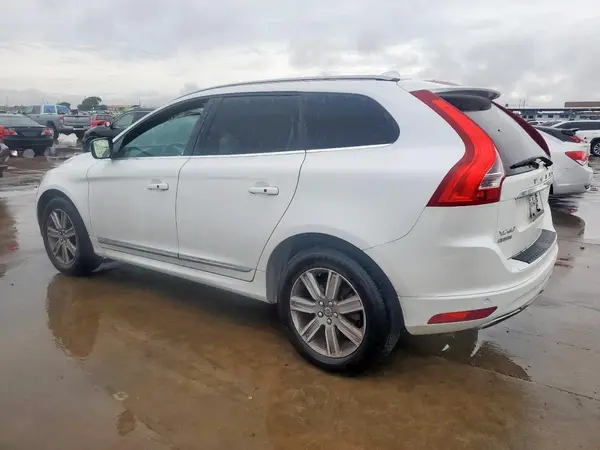 YV440MRU6H2146642 2017 VOLVO XC60 - Image 2