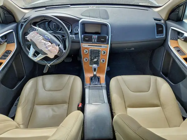 YV440MRU6H2174053 2017 VOLVO XC60 - Image 8