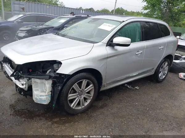 YV440MRU6H2177633 2017 VOLVO XC60 - Image 2