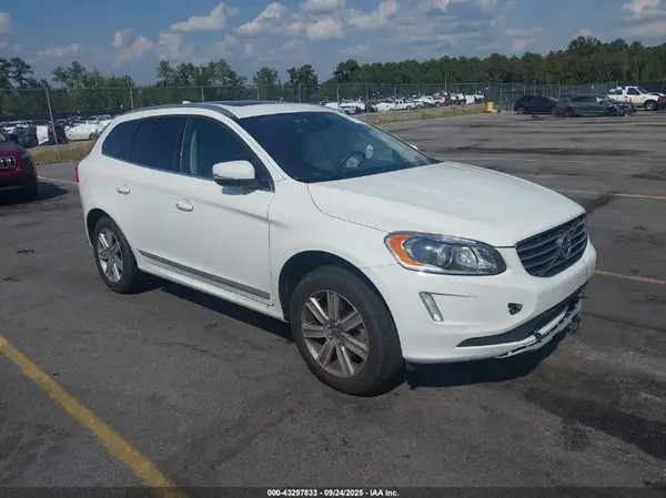 YV440MRU6H2217046 2017 VOLVO XC60 - Image 1