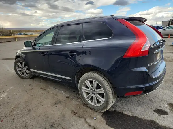 YV440MRU7H2001772 2017 VOLVO XC60 - Image 2