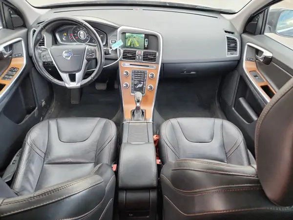YV440MRU7H2001772 2017 VOLVO XC60 - Image 8