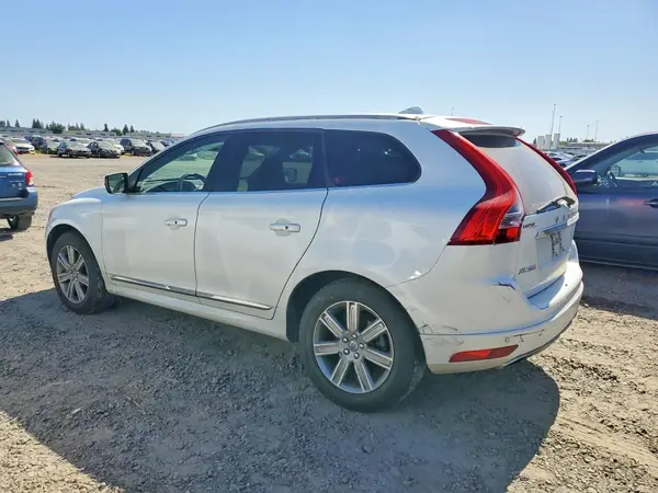 YV440MRU7H2146505 2017 VOLVO XC60 - Image 2