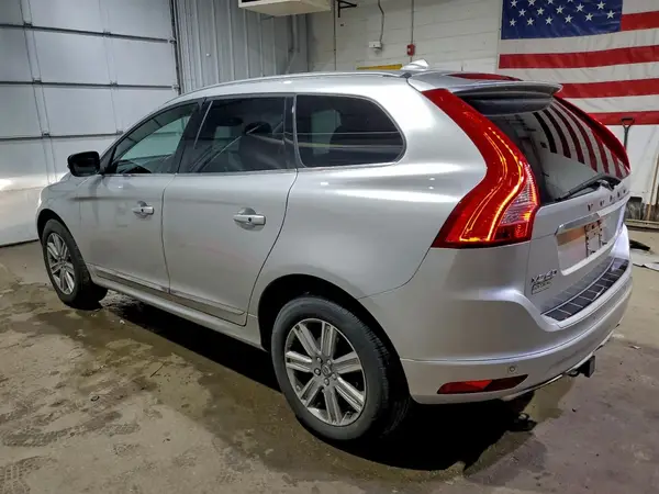 YV440MRU7H2174403 2017 VOLVO XC60 - Image 2
