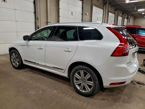 YV440MRU7H2222806 2017 VOLVO XC60 - Image 2