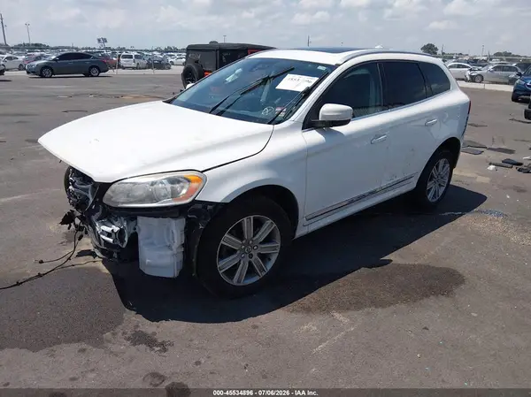 YV440MRU8H2000646 2017 VOLVO XC60 - Image 2