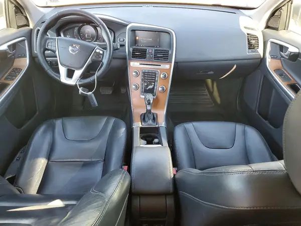 YV440MRU8H2039186 2017 VOLVO XC60 - Image 8