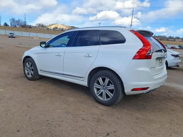 YV440MRU8H2068400 2017 VOLVO XC60 - Image 2