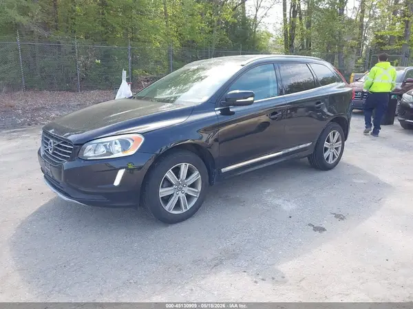 YV440MRU8H2081034 2017 VOLVO XC60 - Image 2